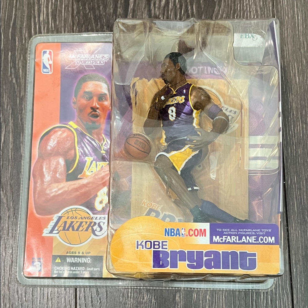 2003 newNBA Kobe Bryant Action Figure - Purple and Yellow never opened